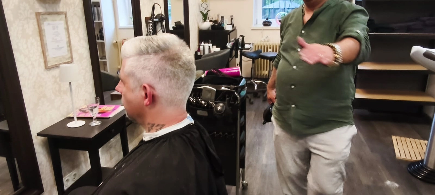 Hairlounge by S Style - Friseursalon - Haircuts Referenzbild