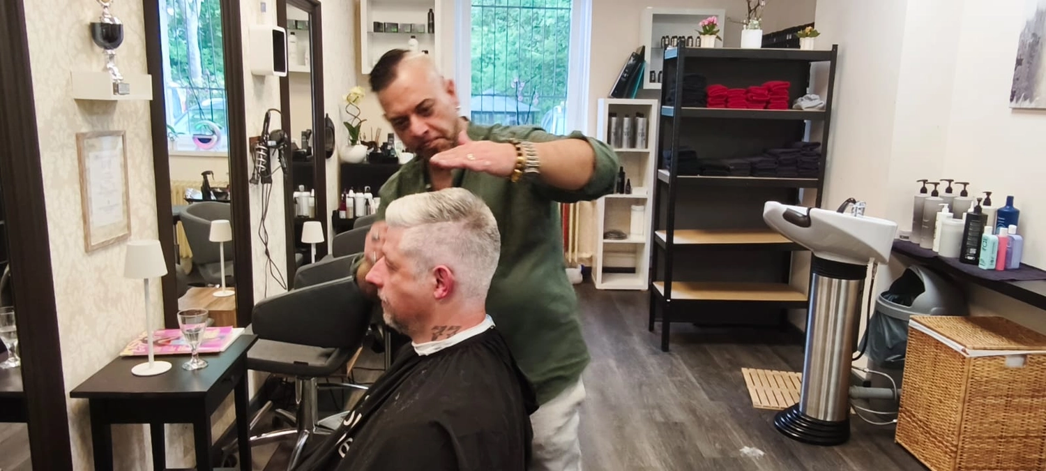 Hairlounge by S Style - Friseursalon - Haircuts Referenzbild