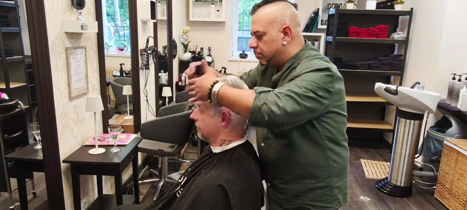 Hairlounge by S Style - Friseursalon - Haircuts Referenzbild