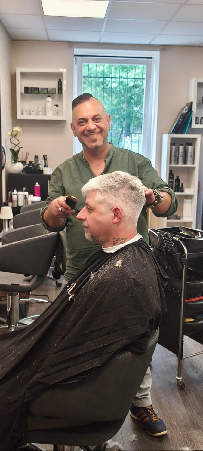Hairlounge by S Style - Friseursalon - Haircuts Referenzbild